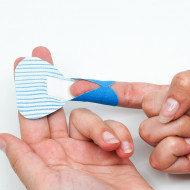 Pansement bout de doigt bleu tissu élastique Fingerblue, 7,5 x 4,6 cm - Lot de 20